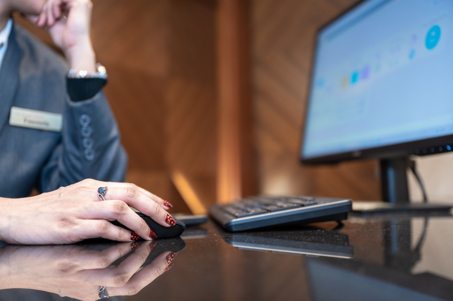 How AI Can Automate Customer Service with Human Oversight - How AI Can Automate Customer Service Without Losing Human Oversight