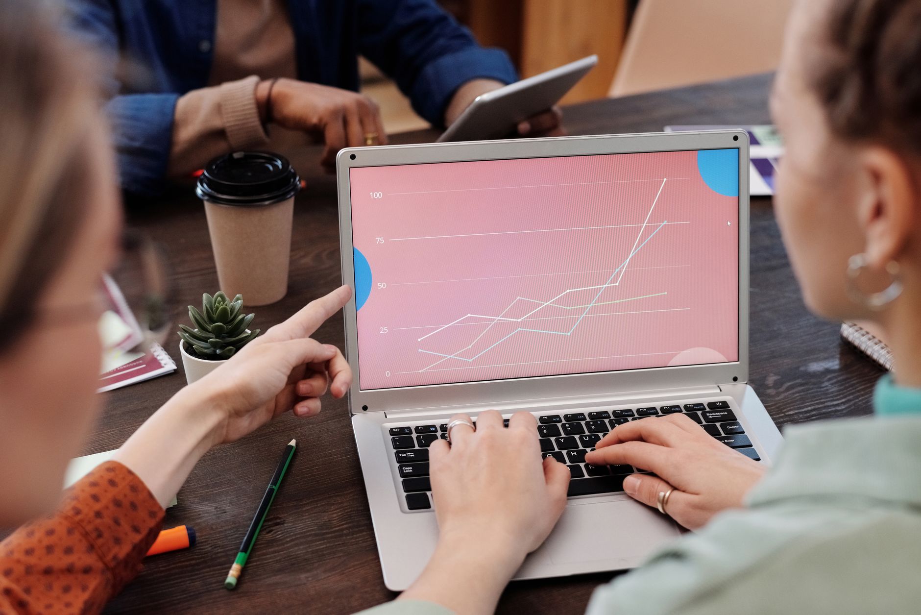How AI agents streamline tasks across platforms - How AI Agents Coordinate Tasks Across Multiple Business Platforms
